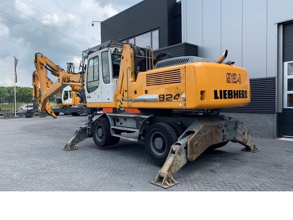 Excavator Industrial Second Hand Liebherr A 924 C Litronic Material