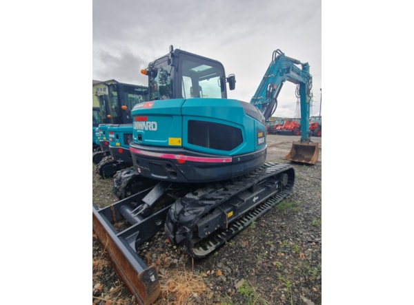 Midiexcavator SUNWARD  90UF de vanzare