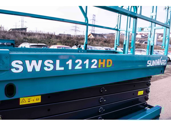 Nacela Foarfeca SUNWARD SWSL1212DC / 12m  de vanzare