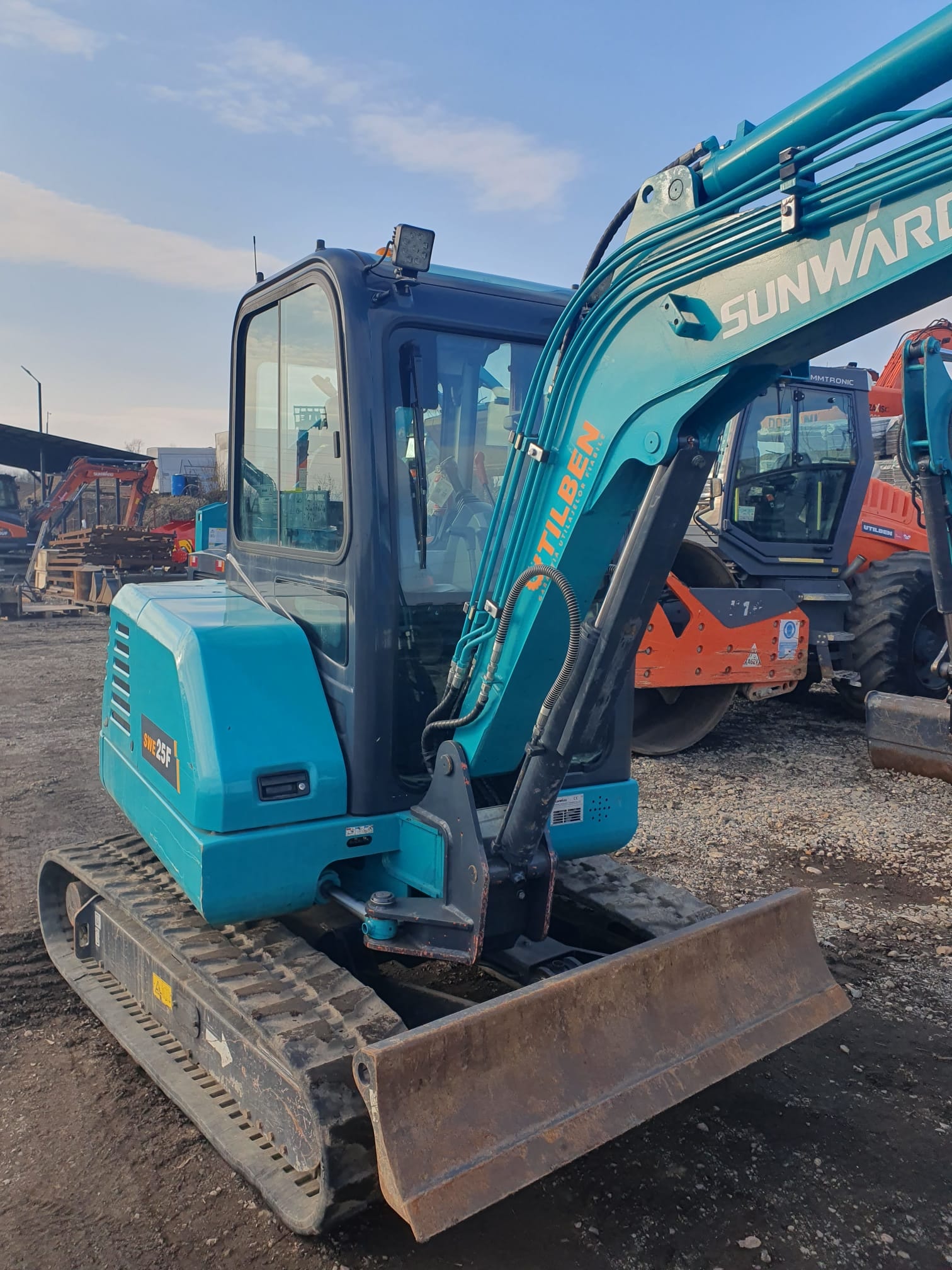 Miniexcavatoare SWE 25F