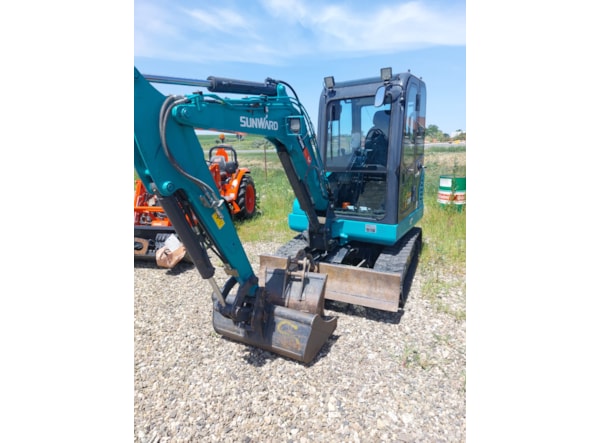 Miniexcavator SUNWARD 25F de vanzare