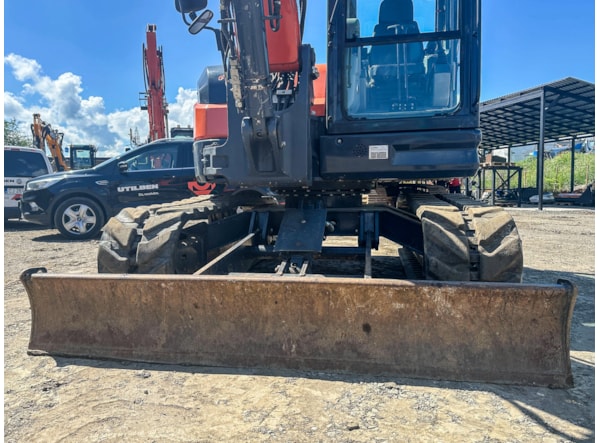 Midiexcavator SUNWARD 90uf  + Picon 400 kg de vanzare