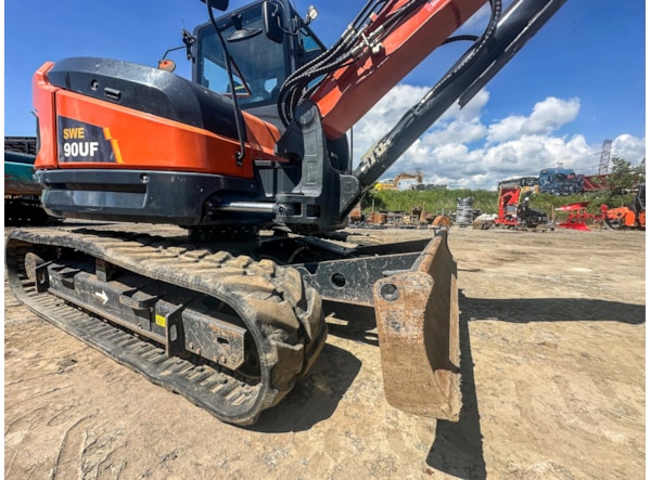 Midiexcavator SUNWARD 90uf  + Picon 400 kg de vanzare