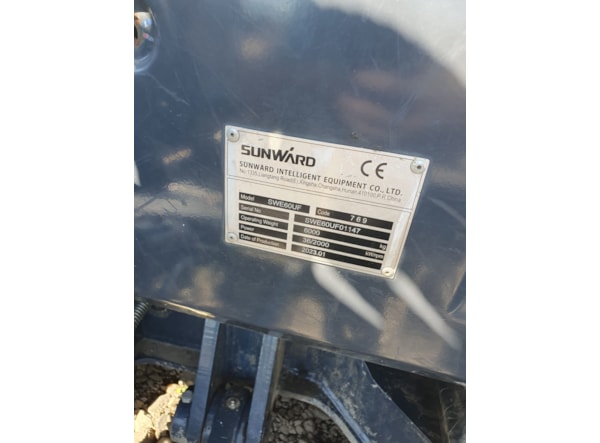 Midiexcavator SUNWARD SWE 60 Uf de vanzare