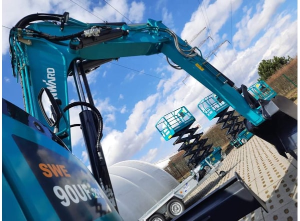 Midiexcavator SUNWARD SWE 90 UF-2PB de vanzare