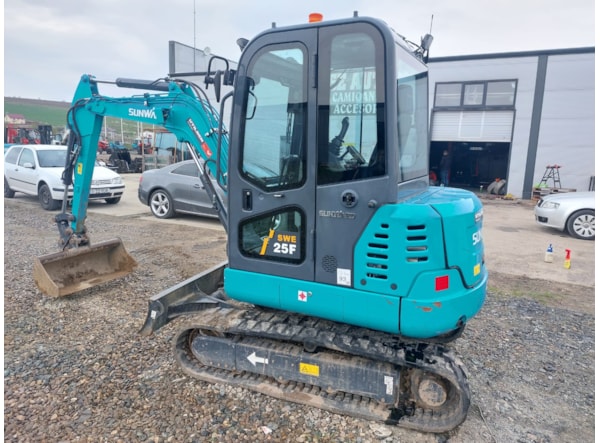 Miniexcavator SUNWARD 25F de vanzare