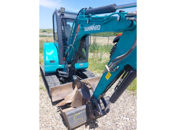 Miniexcavator SUNWARD 25F de vanzare