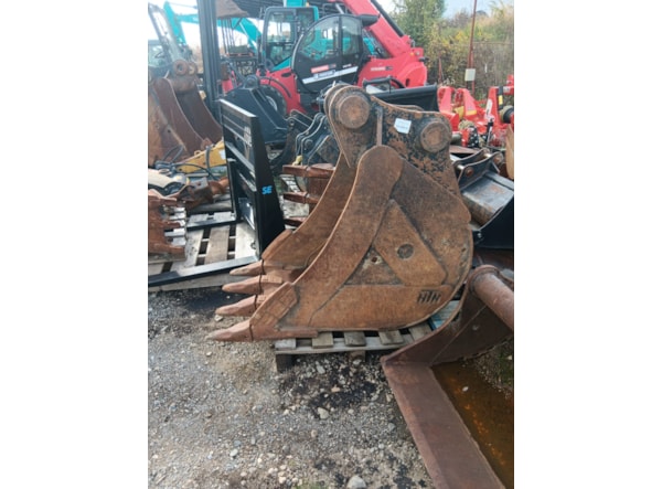 Cupa midiexcavator UtilMAX Cupa excavare 700 mm -- Sunward 155F (cuplare pe bolturi)-- de vanzare