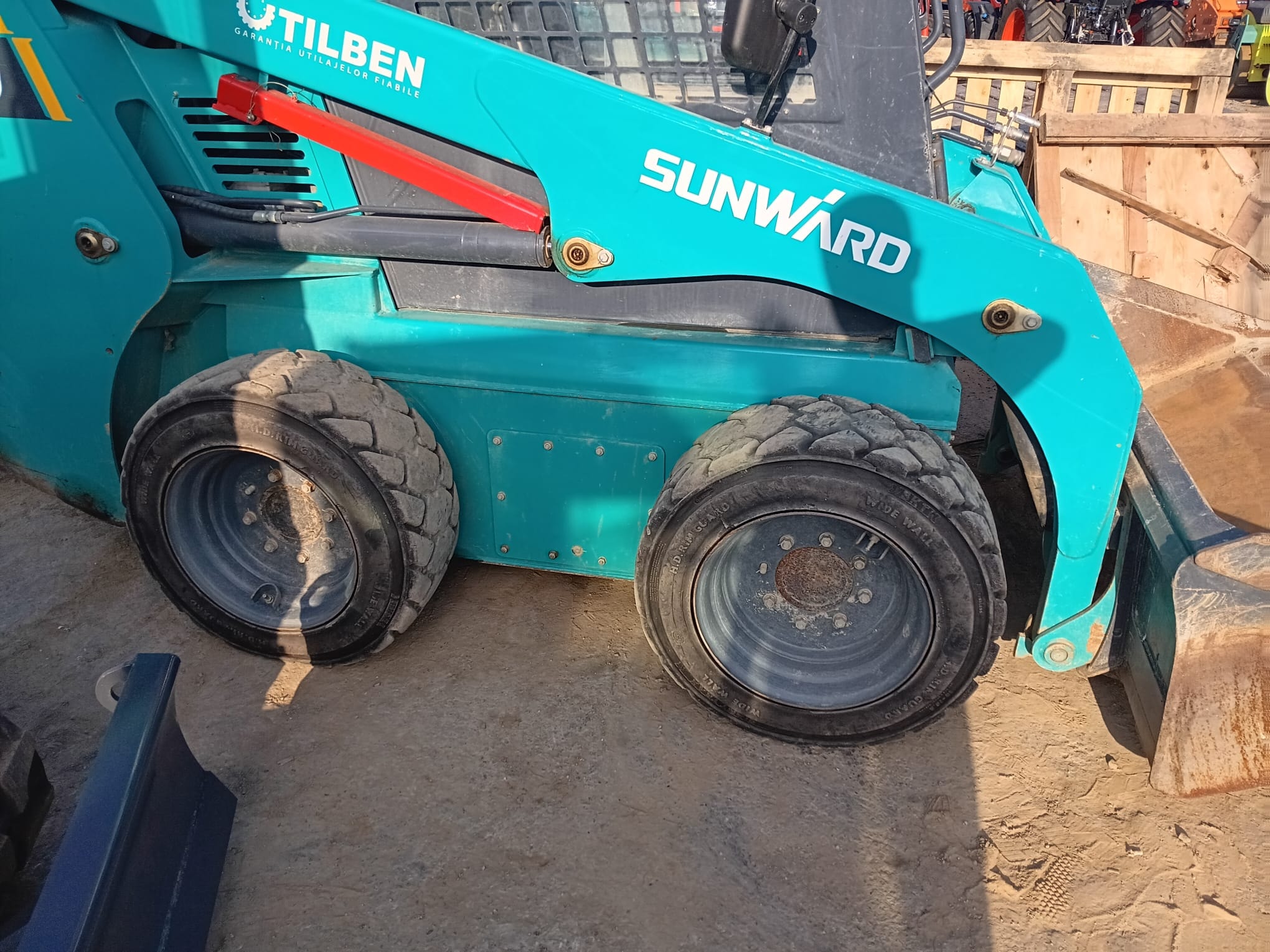 Miniincarcatoare SWL3230 DISPONIBIL PENTRU INCHIRIERE