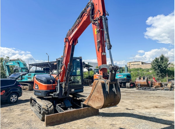 Midiexcavator SUNWARD 90uf  + Picon 400 kg de vanzare