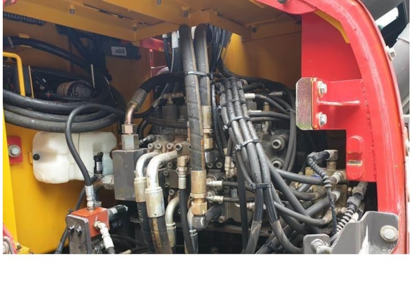 Excavator senile Volvo ECR 235 DL de vanzare