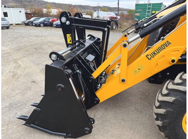 Buldoexcavator CUKUROVA 885 STAGE V Echipare Pro de vanzare