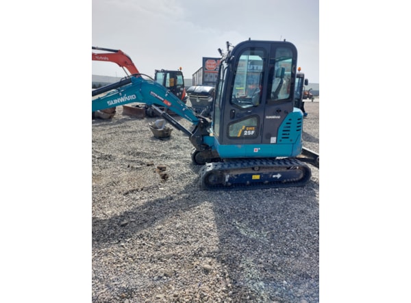 Miniexcavator SUNWARD 25F de vanzare
