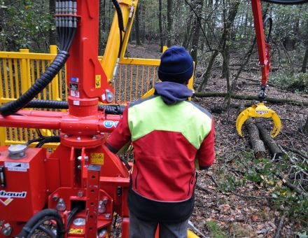 Remorca Forestiera RABAUD XYLOTRAIL 15 + macara XYLOGRUE 6.75 -- Tractor 120 - 180 Cp --  de vanzare