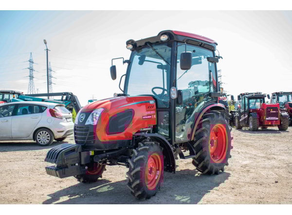 Tractor Kioti CK 3530C-EU cabina cu AC, transmisie manuala si incarcator frontal de vanzare