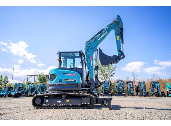 Midiexcavator SUNWARD SWE 60 UF + PICON GRATUIT de vanzare