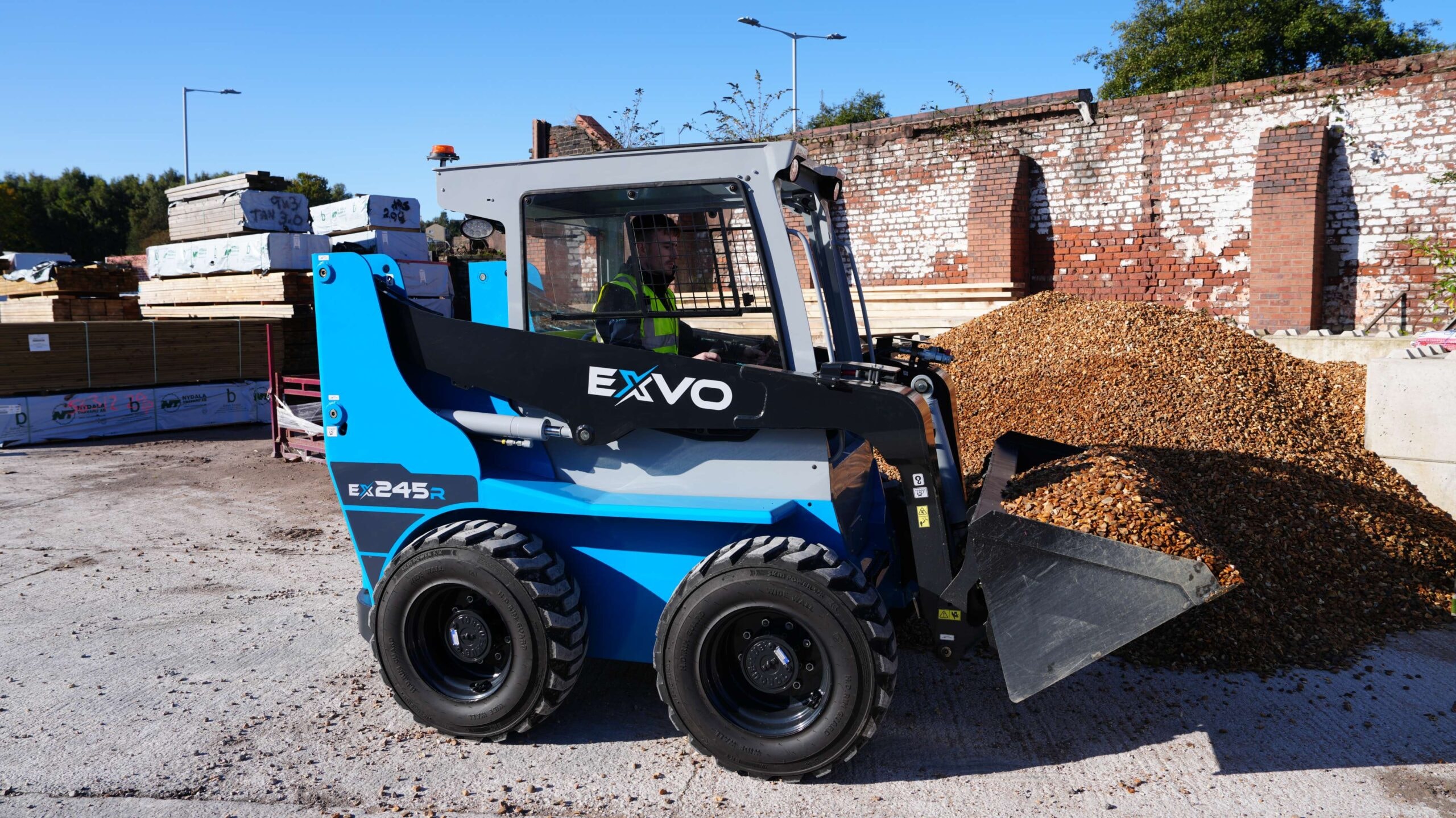 Mini incarcatoare Electrice EX245R  100% Electric