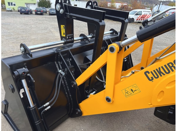 Buldoexcavator CUKUROVA 885 STAGE V Echipare Pro de vanzare