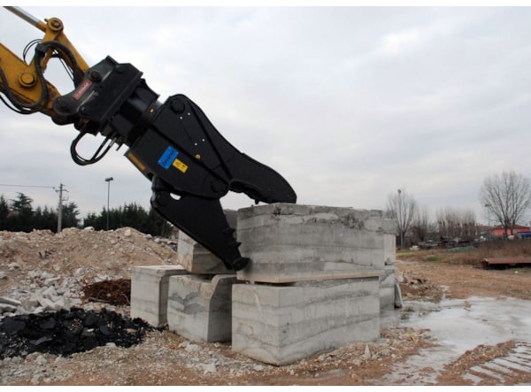 Pulverizatoare Szolmet FT140  - Excavator 15-20t. de vanzare