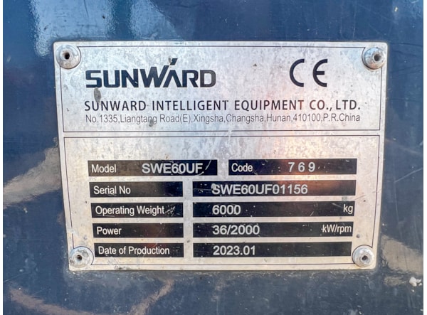 Midiexcavator SUNWARD 60 uf DISPONIBIL PENTRU INCHIRIERE de vanzare
