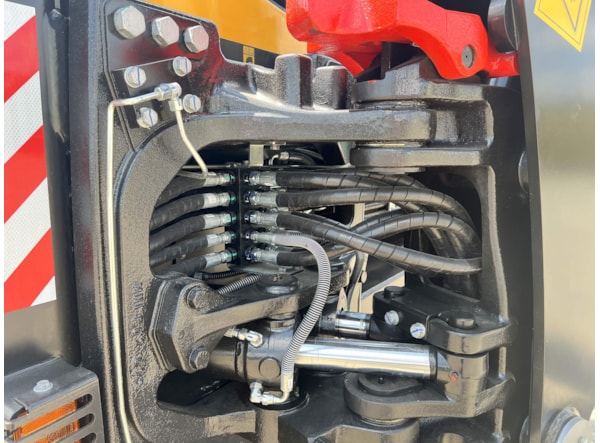 Buldoexcavator CUKUROVA 884 STAGE V de vanzare