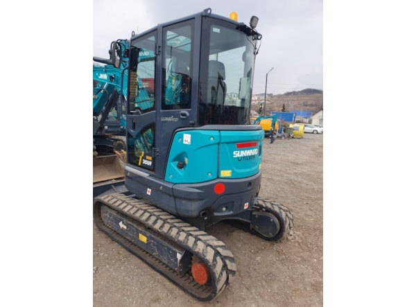 Miniexcavator SUNWARD 35UF de vanzare