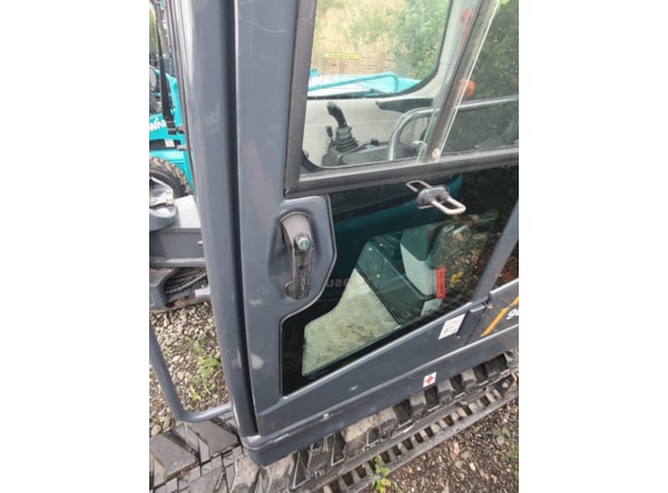 Midiexcavator SUNWARD  90UF de vanzare