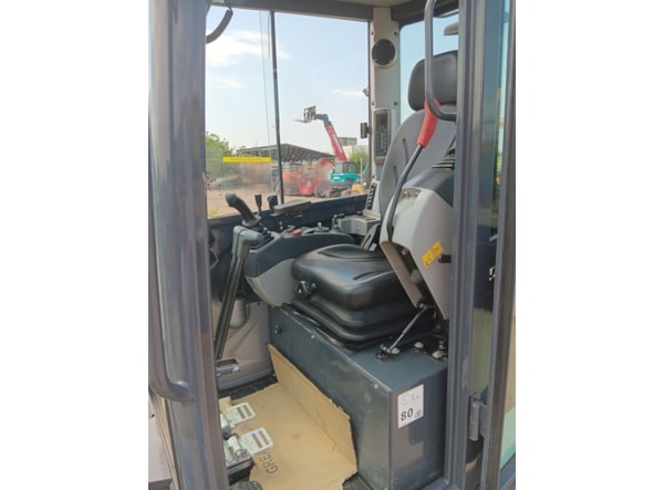 Miniexcavator SUNWARD 35UF  R DISPONIBIL PENTRU INCHIRIERE de vanzare