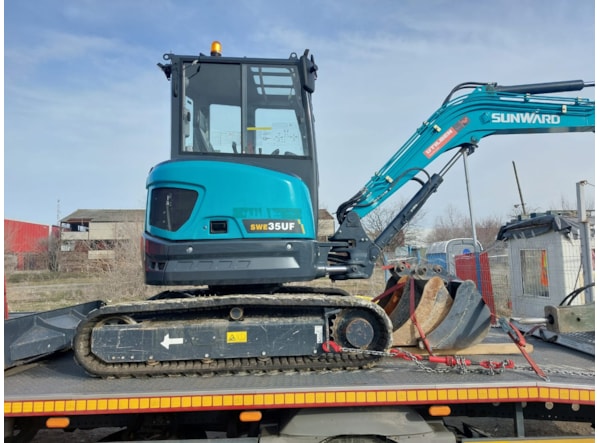 Miniexcavator SUNWARD 35UF DISPONIBIL PENTRU INCHIRIERE de vanzare