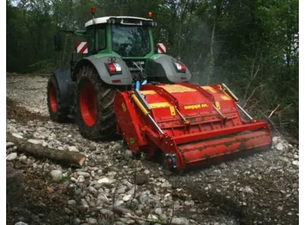  UtilMAX SEPPI MAXISOIL 250 - tractor 300 - 500 Cp de vanzare