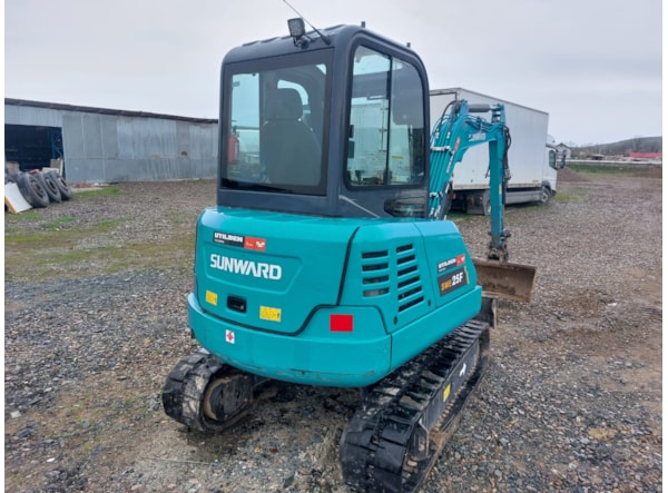 Miniexcavator SUNWARD 25F de vanzare