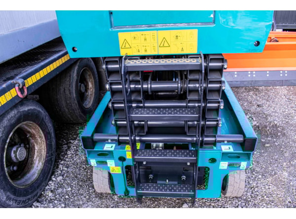 Nacela Foarfeca SUNWARD SWSL1212DC / 12m  de vanzare