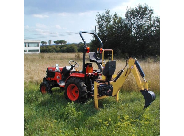 Brat Excavator Femac Serie 3 (tractoare 20-30 Cp) de vanzare