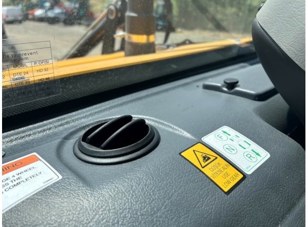 Buldoexcavator CUKUROVA 884 STAGE V de vanzare