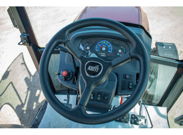 Tractor Kioti CK 3530C-EU cabina cu AC, transmisie manuala si incarcator frontal de vanzare