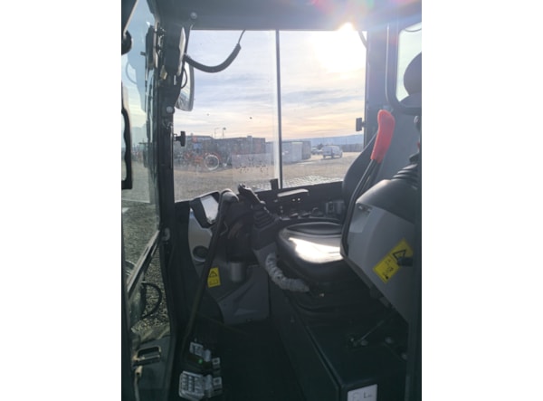 Midiexcavator SUNWARD SWE 60 UF - 3 cupe si cupla rapida mecanica Disponibil de inchiriere  de vanzare