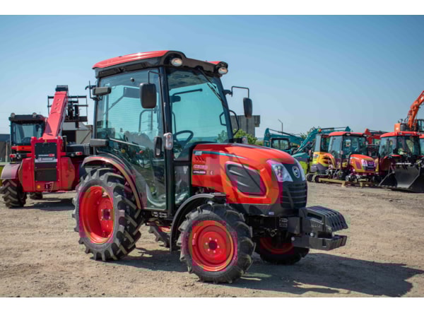 Tractor Kioti CK 3530C-EU cabina cu AC, transmisie manuala si incarcator frontal de vanzare