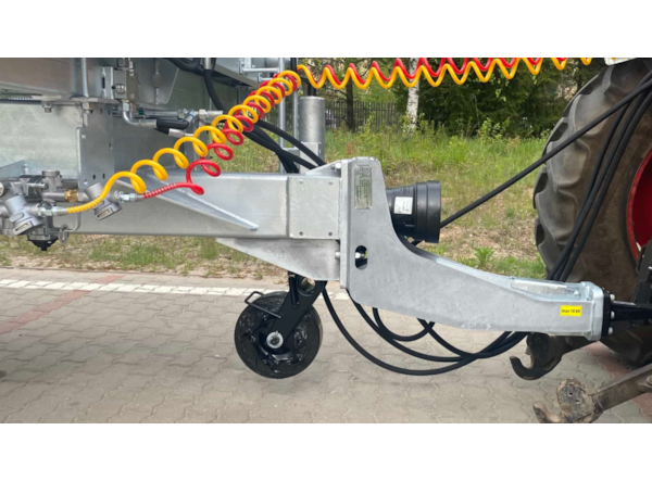 Masina de imprastiat gunoi CynkoMet  N-221/3-4 de vanzare