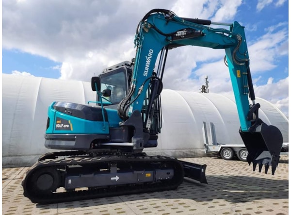 Midiexcavator SUNWARD SWE 90 UF-2PB de vanzare