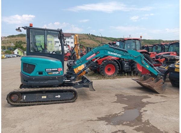 Miniexcavator SUNWARD 35UF  R DISPONIBIL PENTRU INCHIRIERE de vanzare