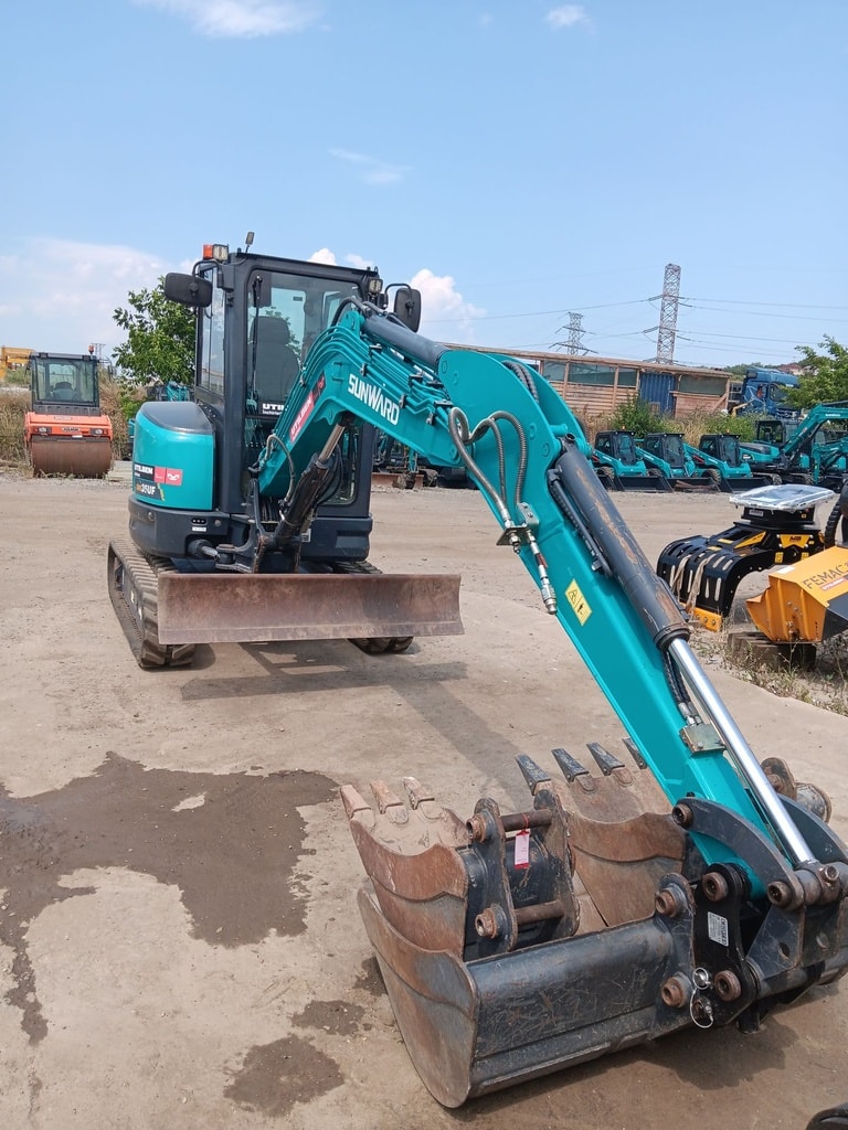 Miniexcavatoare 35UF  R DISPONIBIL PENTRU INCHIRIERE