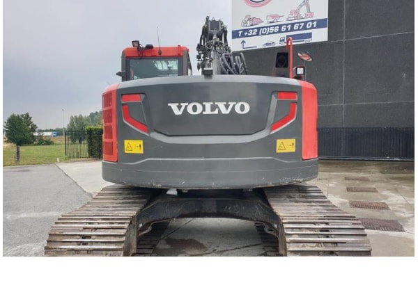 Excavator senile Volvo ECR 235 DL de vanzare