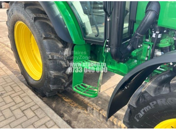 Tractor John Deere 5100M de vanzare