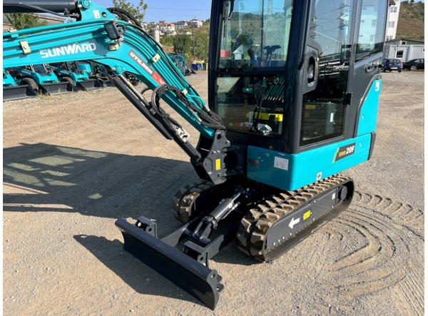Miniexcavator SUNWARD SWE 20F-1  de vanzare