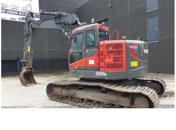 Excavator senile Volvo ECR 235 DL de vanzare