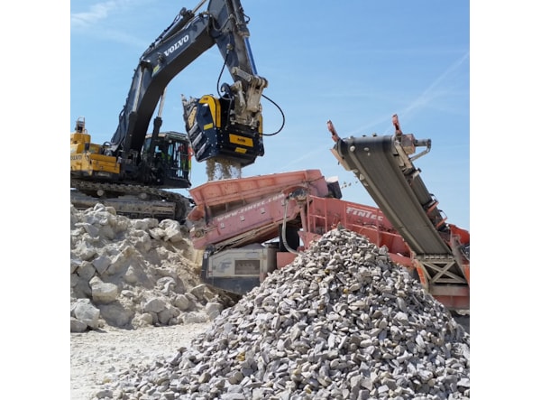 Cupa de concasare constructii MB Crusher BF 135.8 -- excavatoare 48 - 80 t. de vanzare
