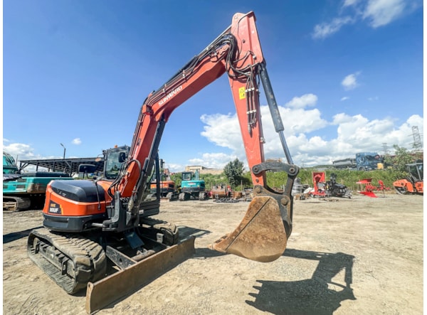 Midiexcavator SUNWARD 90uf  + Picon 400 kg de vanzare