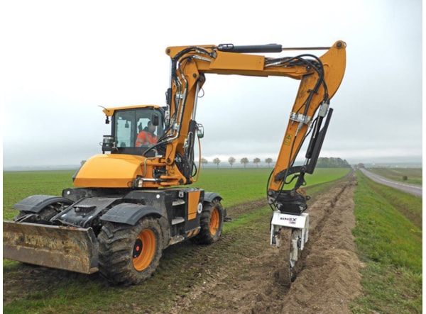 Compactor Atasament SIMEX CT 3.8 B - Rola compactoare vibratoare - excavator 10-12 t. de vanzare