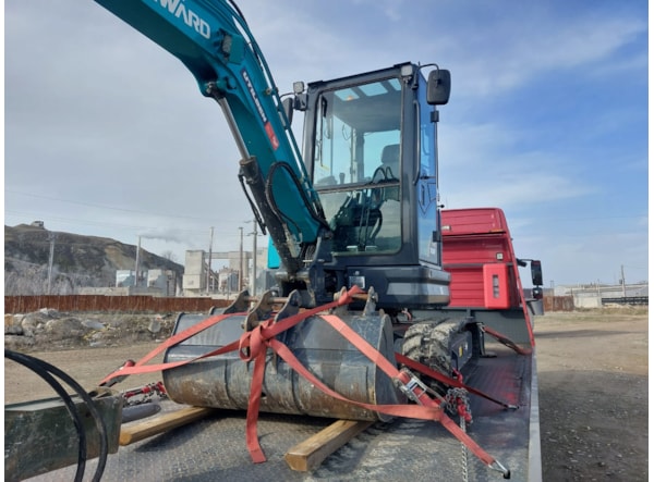 Miniexcavator SUNWARD 35UF DISPONIBIL PENTRU INCHIRIERE de vanzare
