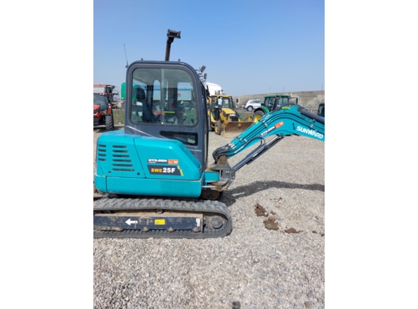 Miniexcavator SUNWARD 25F de vanzare